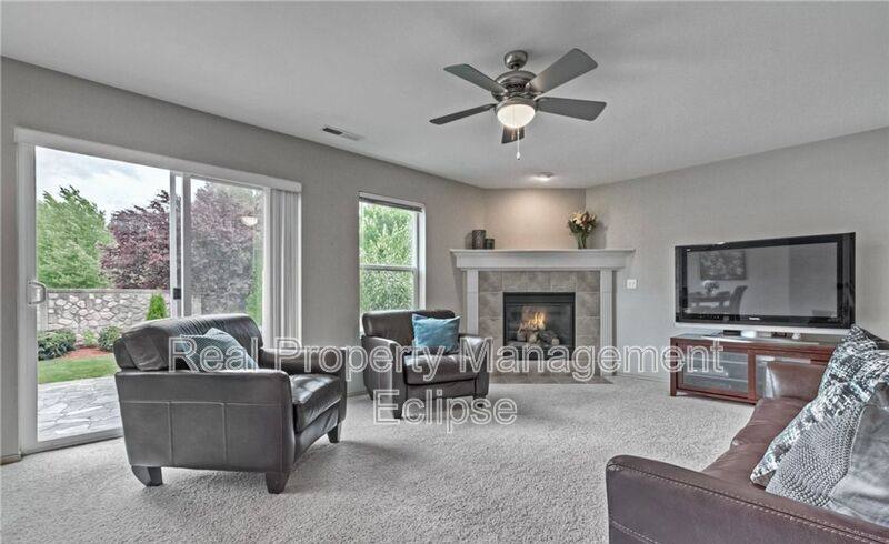 House for rent at 14572 SE 153rd Place, Renton, WA 98058