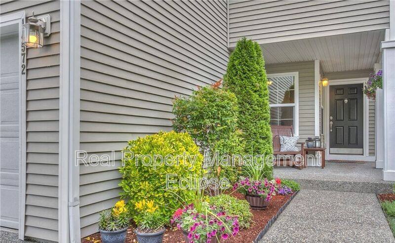 House for rent at 14572 SE 153rd Place, Renton, WA 98058