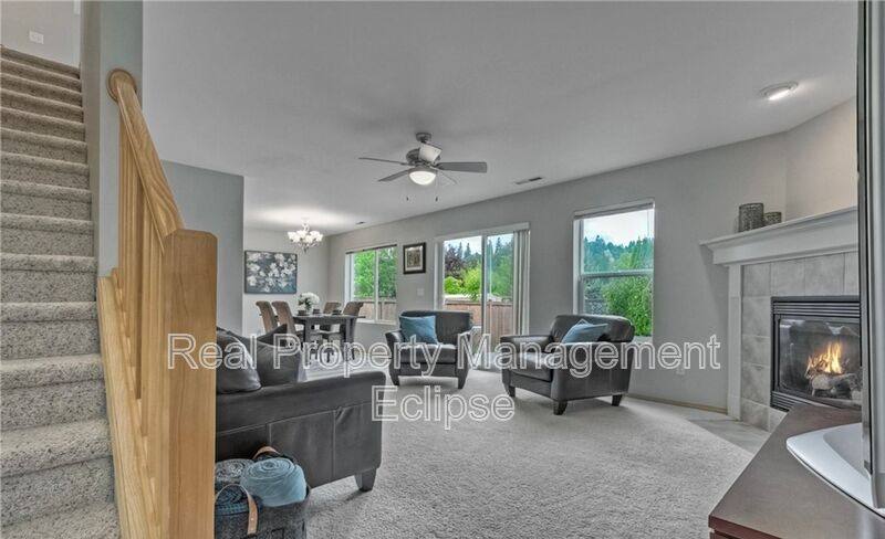 House for rent at 14572 SE 153rd Place, Renton, WA 98058