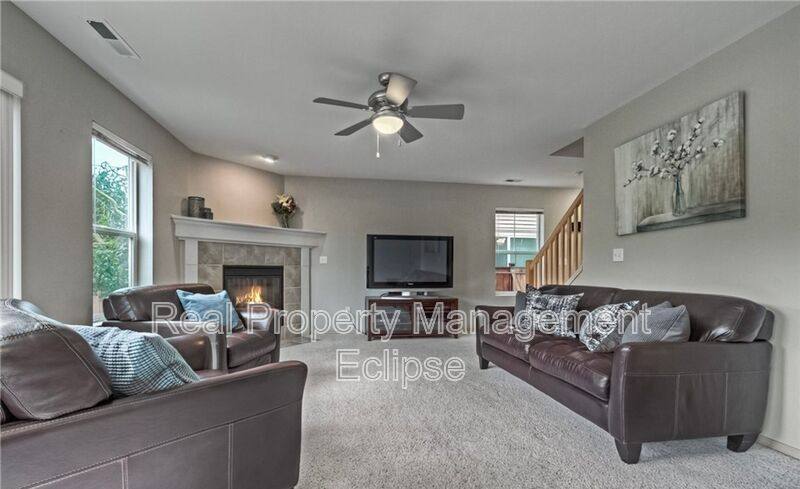 House for rent at 14572 SE 153rd Place, Renton, WA 98058