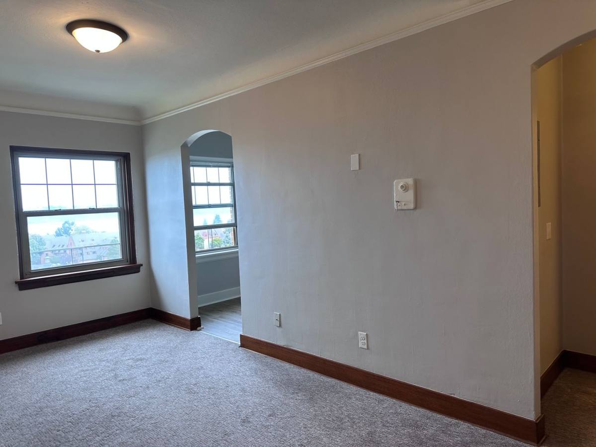 Buckingham, 1001 N Yakima Ave, Tacoma, WA 98403 - Apartment for Rent - Image 2