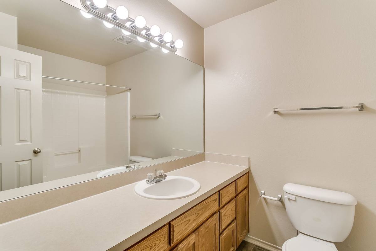Apartment for rent at 139 W Ellison St, Burleson, TX 76028
