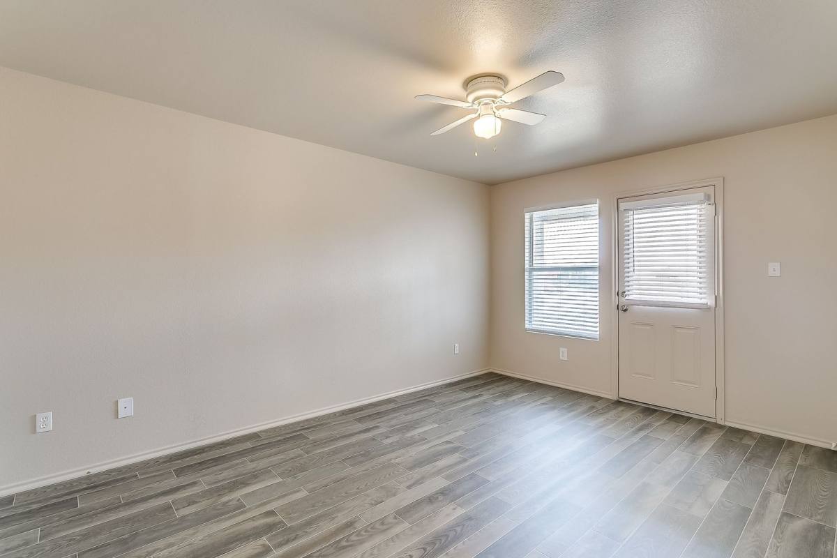 Apartment for rent at 139 W Ellison St, Burleson, TX 76028