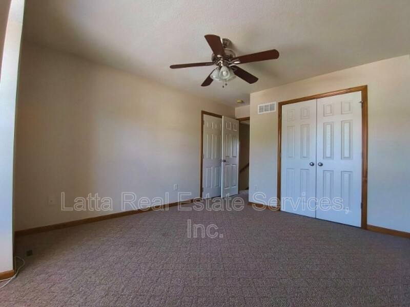 Apartment for rent at 1101 NW Willow Dr, Grain Valley, MO 64029