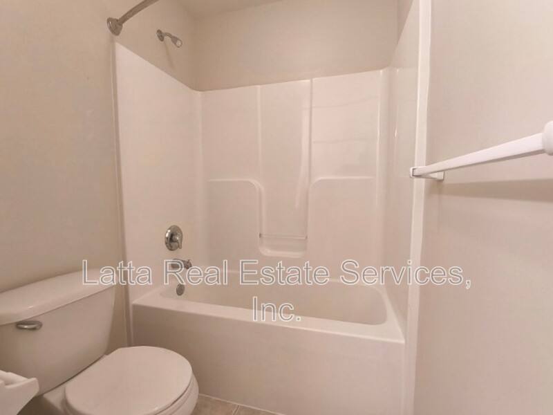 Apartment for rent at 1101 NW Willow Dr, Grain Valley, MO 64029