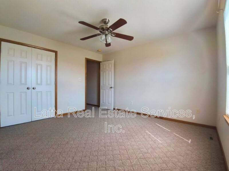 Apartment for rent at 1101 NW Willow Dr, Grain Valley, MO 64029