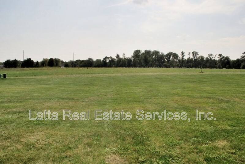 Apartment for rent at 1101 NW Willow Dr, Grain Valley, MO 64029