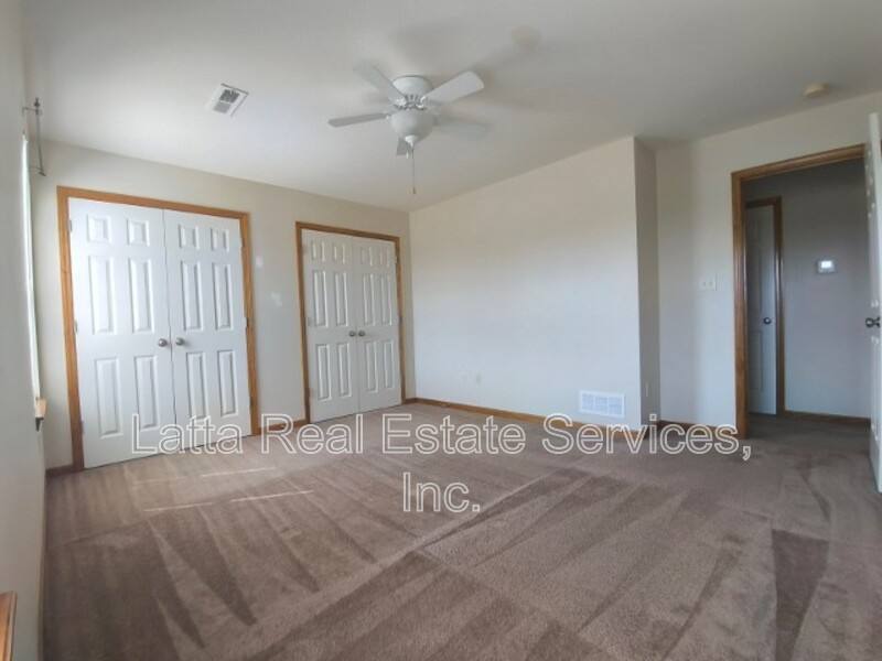 Apartment for rent at 1101 NW Willow Dr, Grain Valley, MO 64029