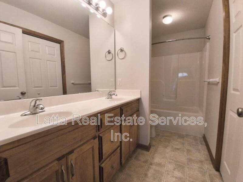 Apartment for rent at 1101 NW Willow Dr, Grain Valley, MO 64029