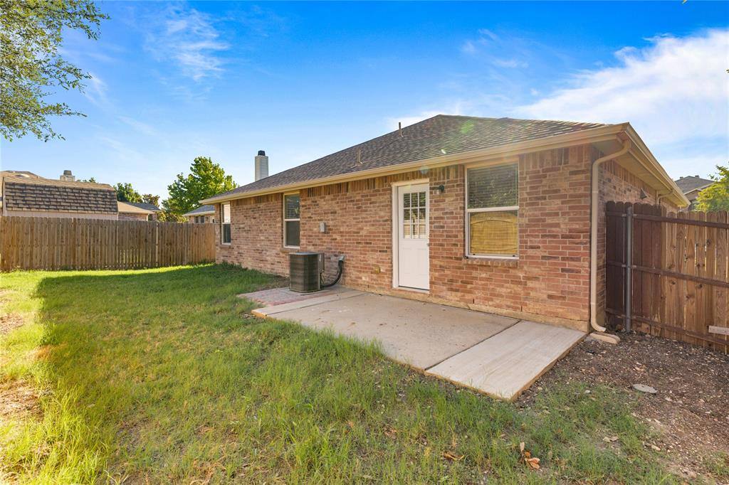 Apartment for rent at 13193 Ambrose Dr, Frisco, TX 75035