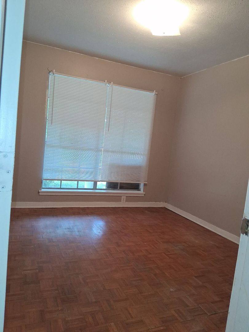 House for rent at 1215 Garden Park Dr, Jackson, MS 39204