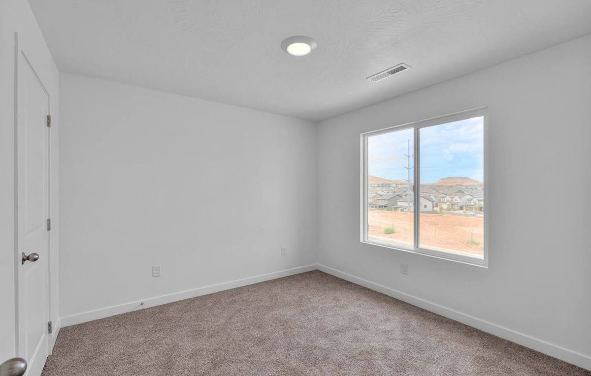 2129 S Wolverine Way, Washington, UT 84780 - Townhouse for Rent - Image 5