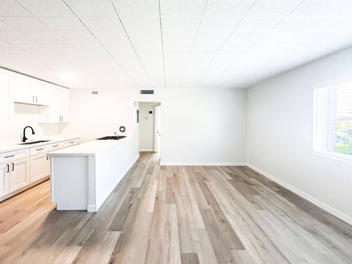 Apartment for rent at 25 E Eva St, Phoenix, AZ 85020
