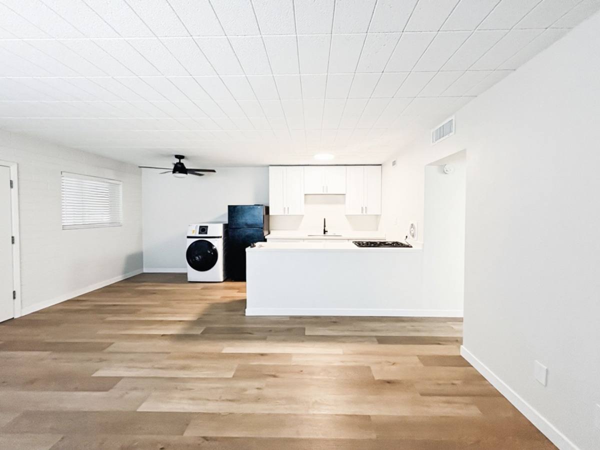 Apartment for rent at 25 E Eva St, Phoenix, AZ 85020