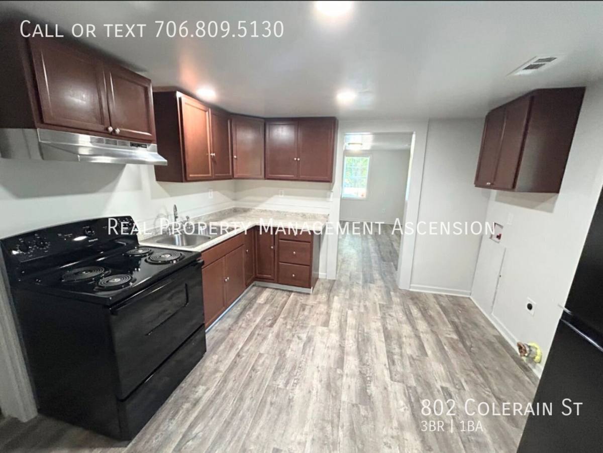House for rent at 802 Colerain St, La Fayette, GA 30728