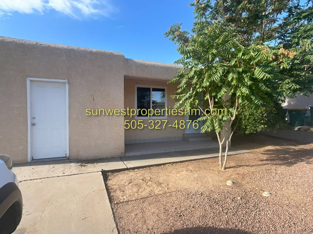 House for rent at 3011 Edgecliff Dr, Farmington, NM 87402