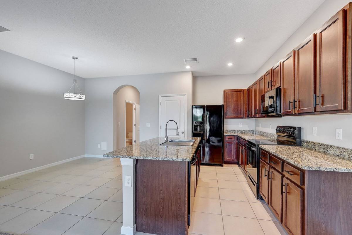 Townhouse for rent at 1817 Hovenweep Rd, Wesley Chapel, FL 33543