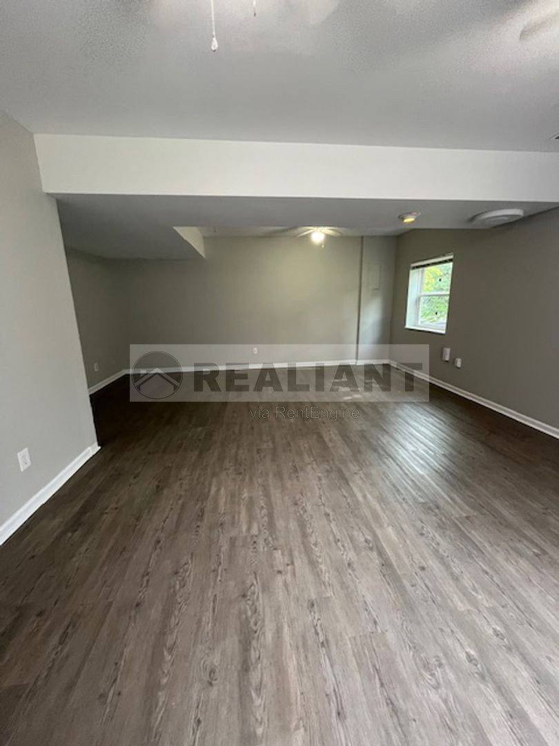 House for rent at 487 Whispering Hills Dr, Lexington, KY 40517