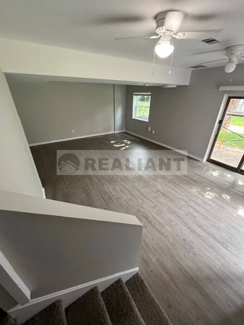 House for rent at 487 Whispering Hills Dr, Lexington, KY 40517