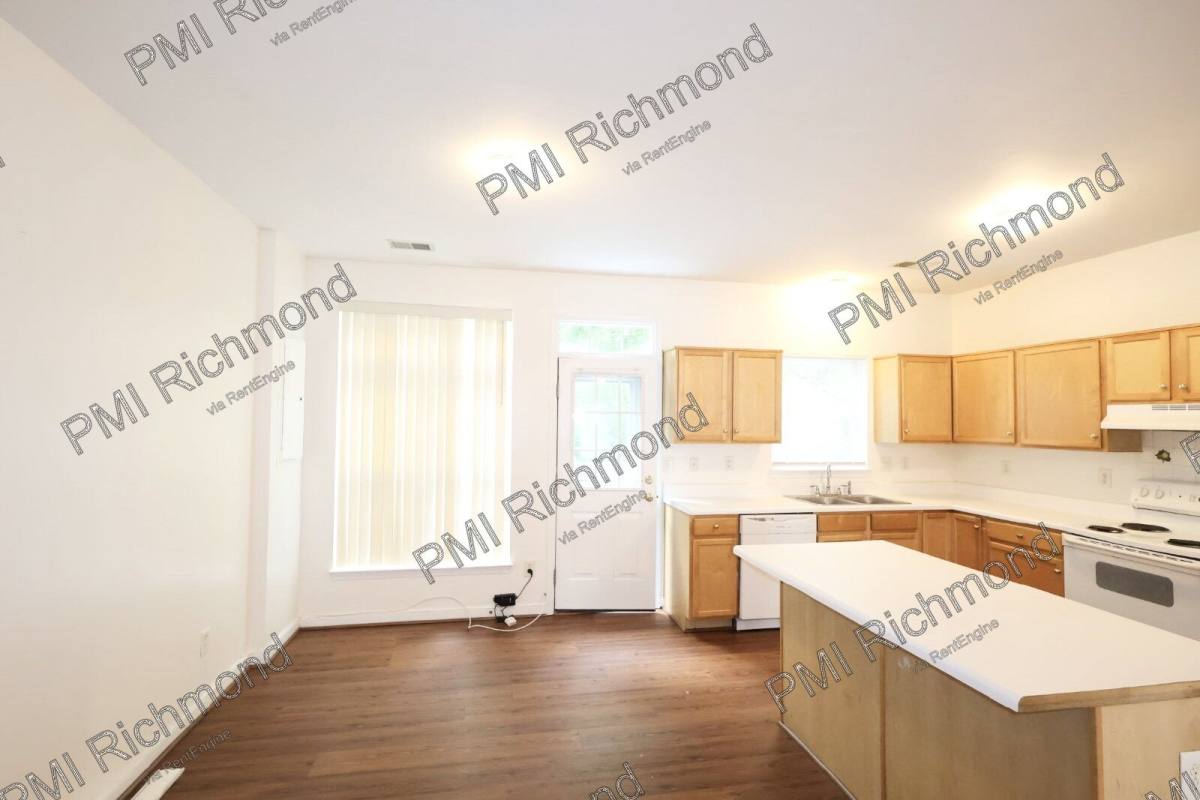 Townhouse for rent at 8607 Millstream Dr, Henrico, VA 23228