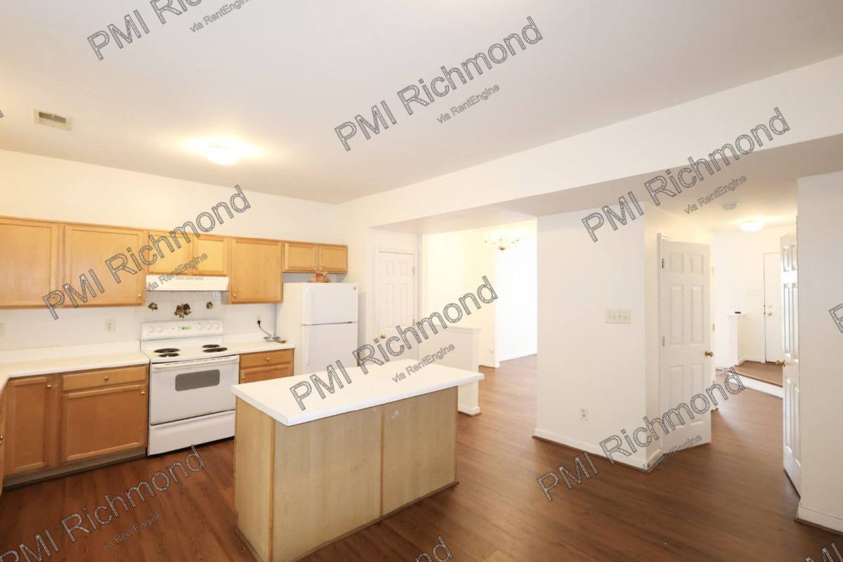 Townhouse for rent at 8607 Millstream Dr, Henrico, VA 23228