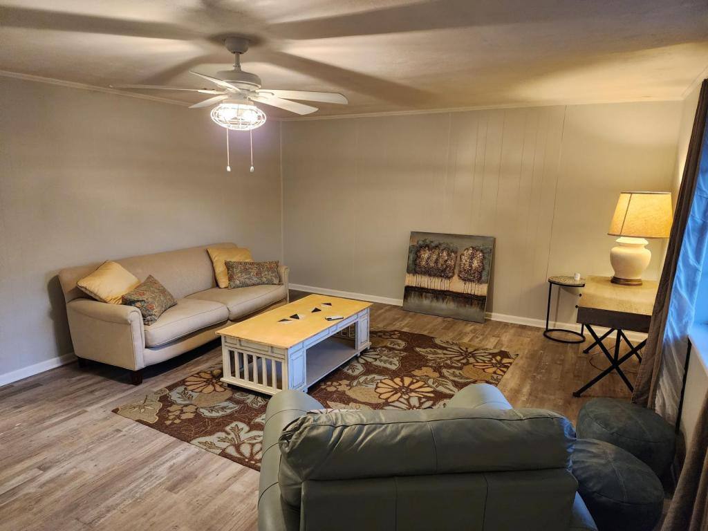 House for rent at 6367 Orange Rd, Big Sandy, TX 75755