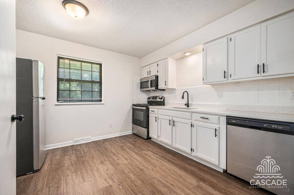 House for rent at 412 414 SW Chicago St #414, Blue Springs, MO 64014