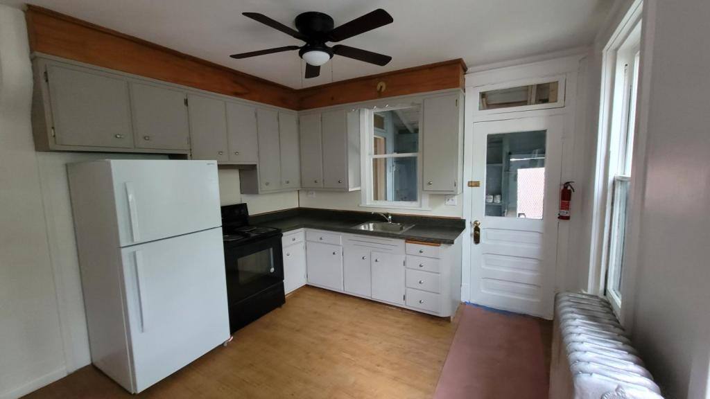 Apartment for rent at 324 Spring St, Reading, PA 19601