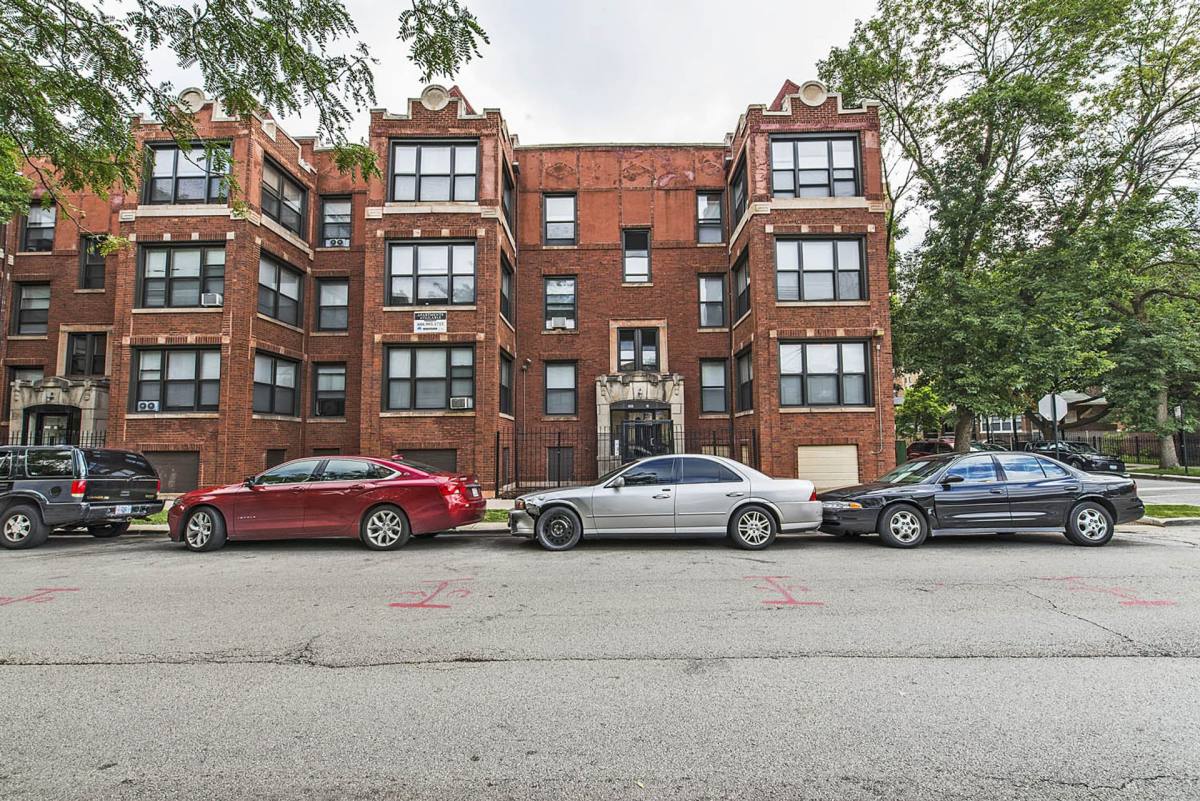 Apartment for rent at 7263 S Coles, Chicago, IL 60649