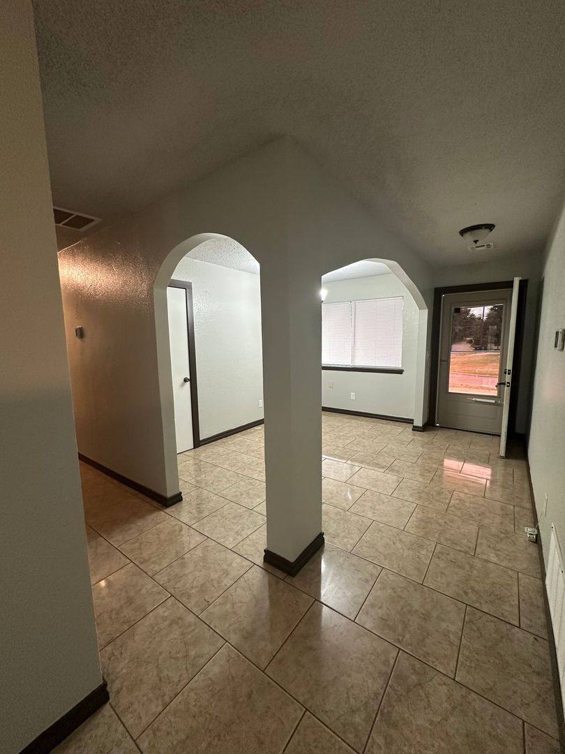 House for rent at 900 Flamingo Ave, Oklahoma City, OK 73127