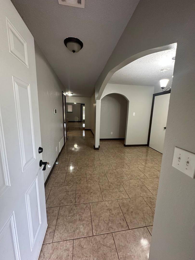 House for rent at 900 Flamingo Ave, Oklahoma City, OK 73127