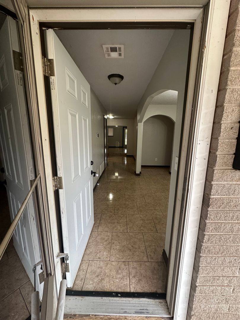 House for rent at 900 Flamingo Ave, Oklahoma City, OK 73127
