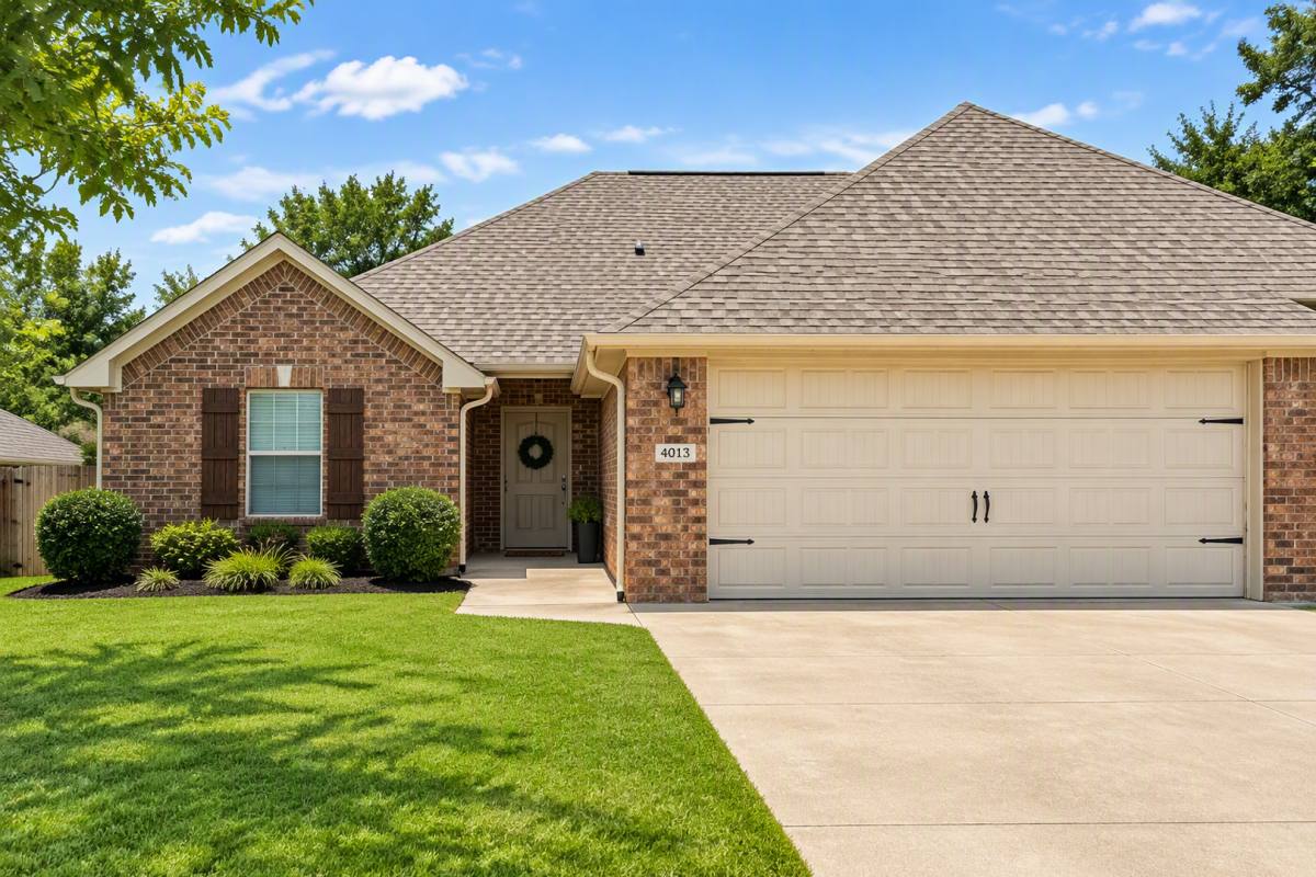 Townhouse for rent at 4013 Stonebridge Dr, Tyler, TX 75707