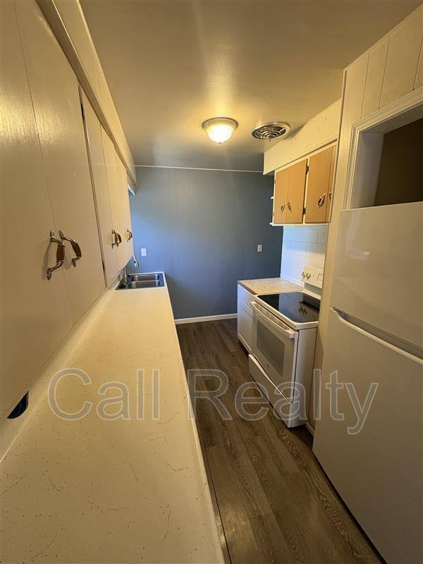 House for rent at 1210 N Locust Rd, Spokane, WA 99206
