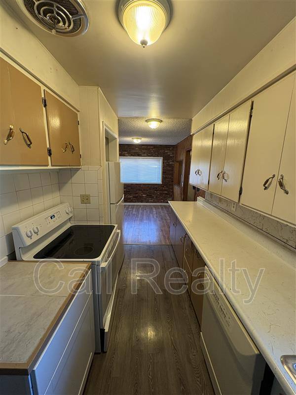 House for rent at 1210 N Locust Rd, Spokane, WA 99206