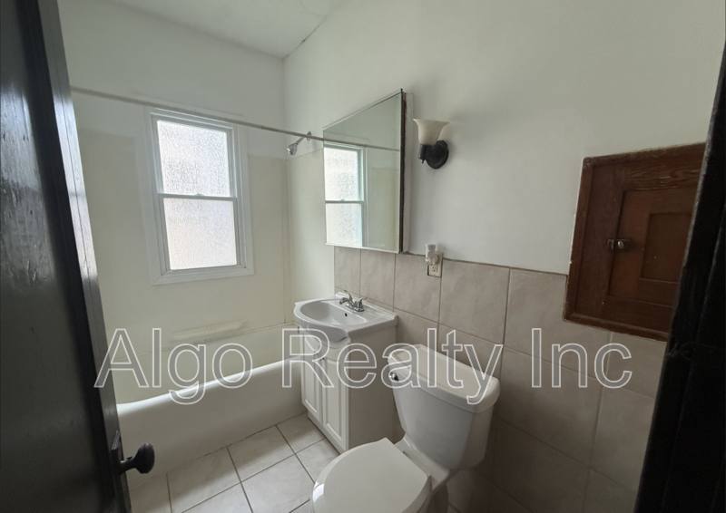 Apartment for rent at 2646 Dupont Ave N #1, Minneapolis, MN 55411