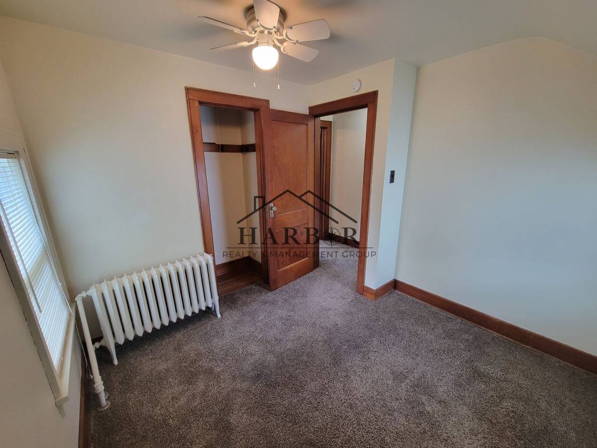 Apartment for rent at 907 8th St SE, Austin, MN 55912