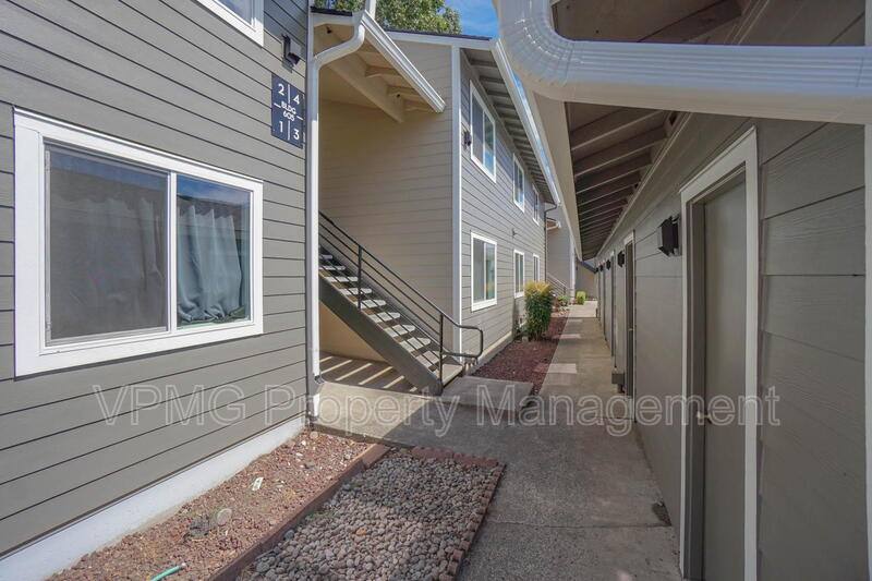 Condo for rent at 605 SE 121st Ave #4, Vancouver, WA 98683
