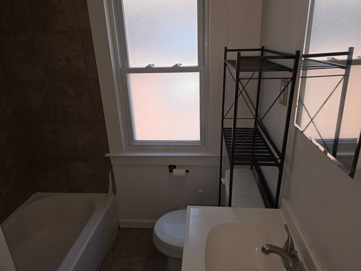Apartment for rent at 837 Beaconsfield Ave, Grosse Pointe, MI 48230