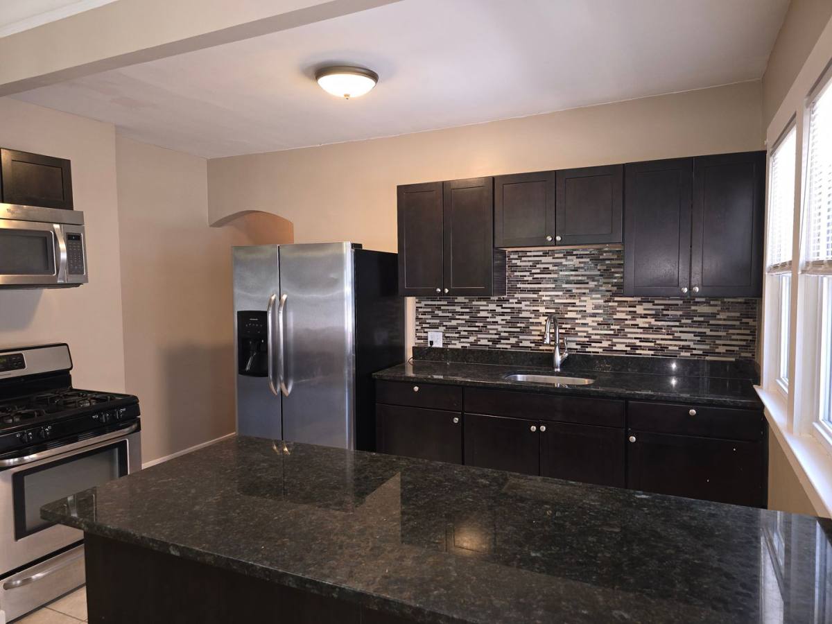 Apartment for rent at 837 Beaconsfield Ave, Grosse Pointe, MI 48230