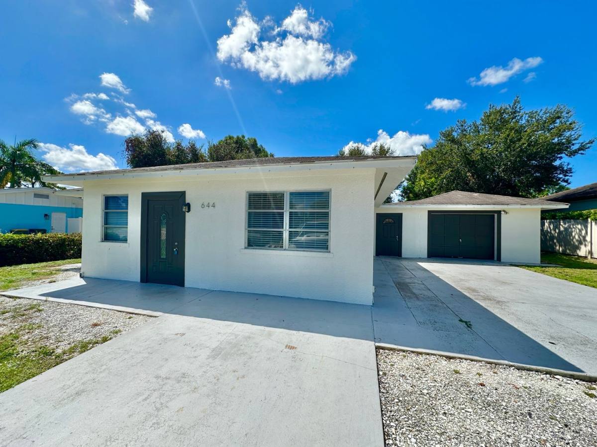 House for rent at 644 92nd Ave N, Naples, FL 34108