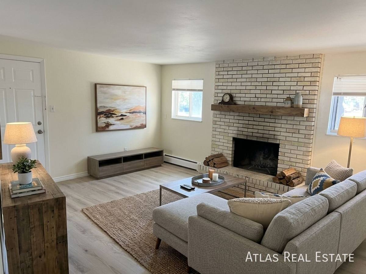 2840 Montebello Dr W #1, Colorado Springs, CO 80918 - Apartment for Rent - Image 1