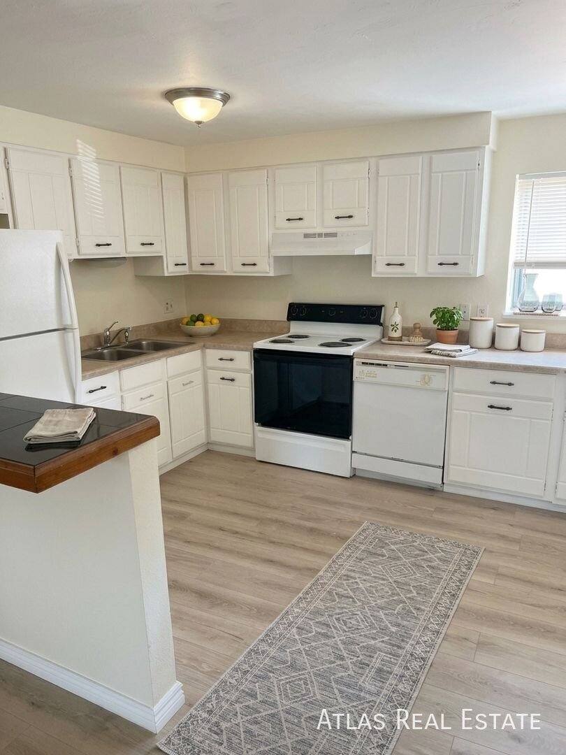 2840 Montebello Dr W #1, Colorado Springs, CO 80918 - Apartment for Rent - Image 2