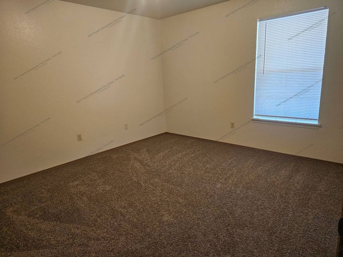 Apartment for rent at 100 Cedar Creek Court #8, Van Buren, AR 72956