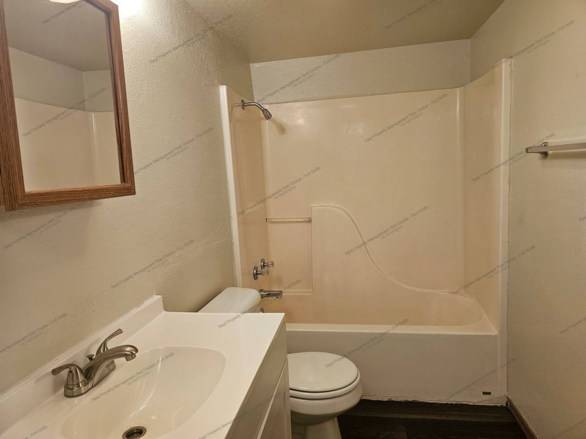 Apartment for rent at 100 Cedar Creek Court #8, Van Buren, AR 72956