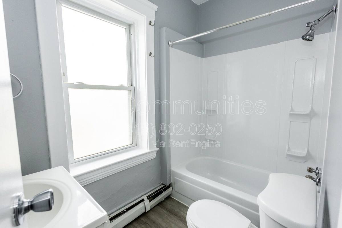 Apartment for rent at 1609 Lakewood Ave #4, Lakewood, OH 44107