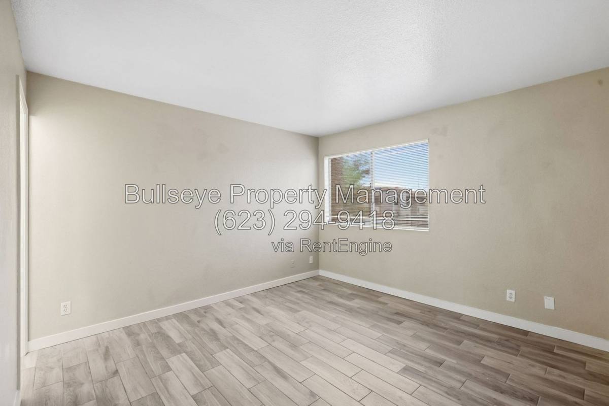 Apartment for rent at 1540 W Mercer Lane #4, Phoenix, AZ 85029