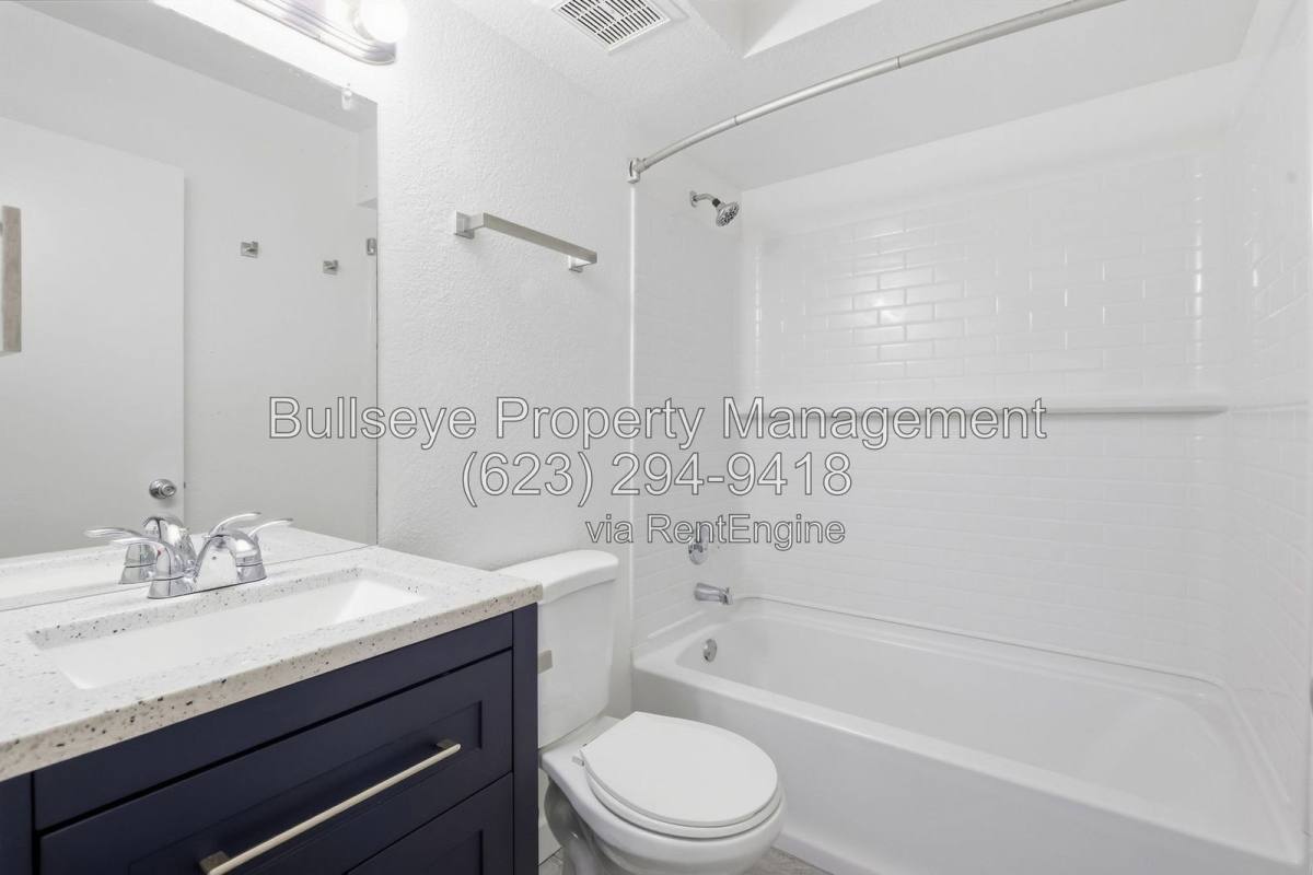 Apartment for rent at 1540 W Mercer Lane #4, Phoenix, AZ 85029