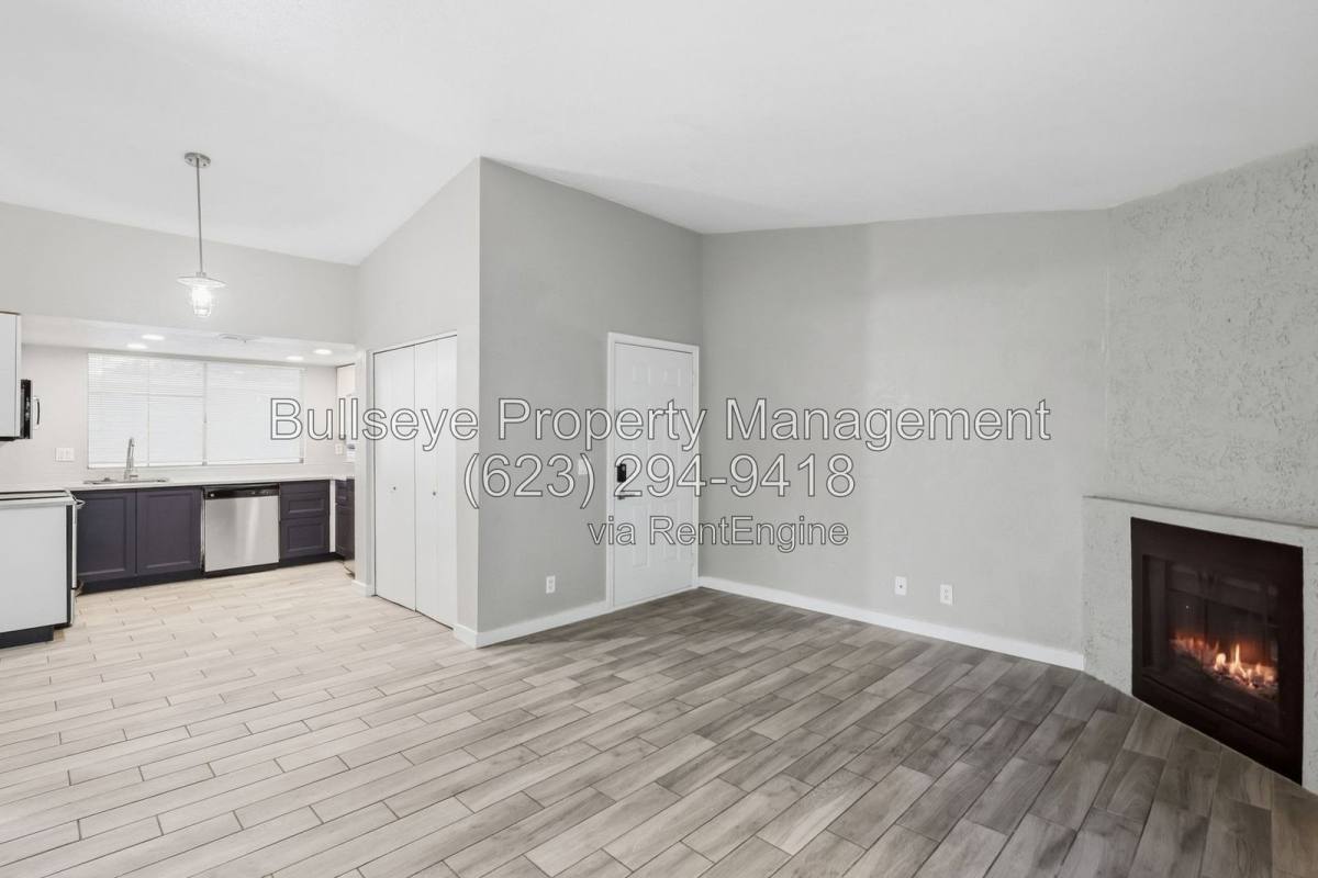 Apartment for rent at 1540 W Mercer Lane #4, Phoenix, AZ 85029