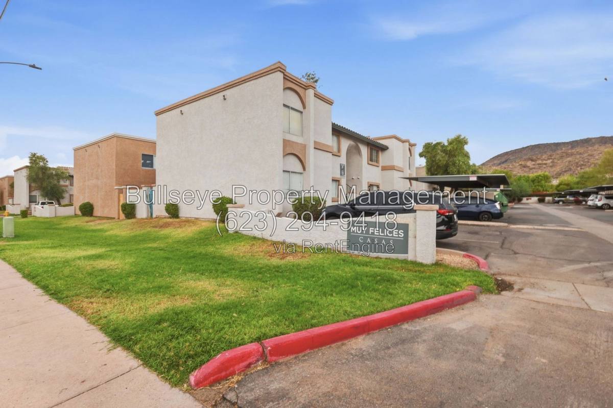 Apartment for rent at 1540 W Mercer Lane #4, Phoenix, AZ 85029